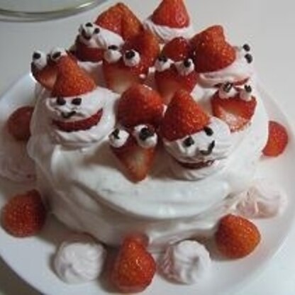 サンタさんをケーキに乗せてみました!(^^)!可愛くて、簡単に出来たので、また作りたいと思います（●＾o＾●）可愛いレシピありがとうございました★